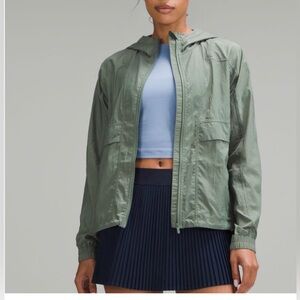 Lululemon atlética Hood lite jacket size 4